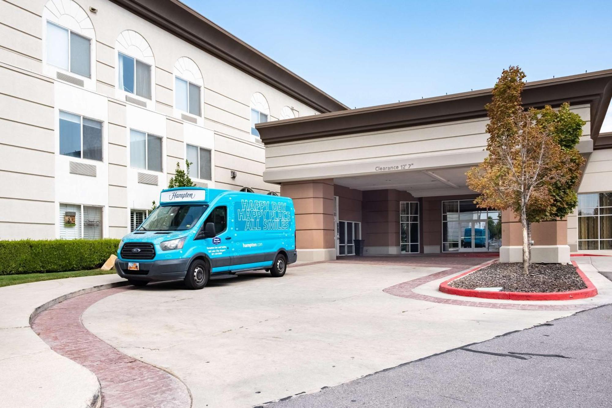 Hampton Inn & Suites Salt Lake City Airport Exterior photo